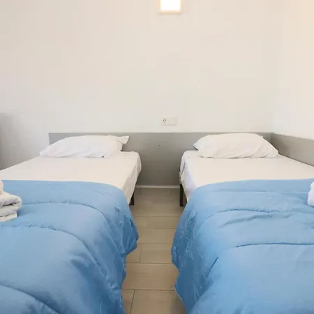 Differentflats Inter2 Apartman *